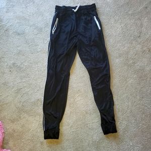 Athletic joggers🍒